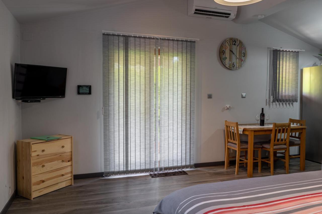 Apartman Studio Erin ロヴィニ エクステリア 写真
